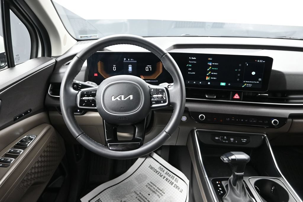 Certified 2026 Kia Carnival EX FWD image 31