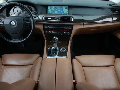 Used 2011 BMW 740i image 21