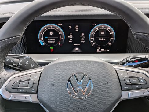 New 2026 Volkswagen Tiguan SE R-Line image 20