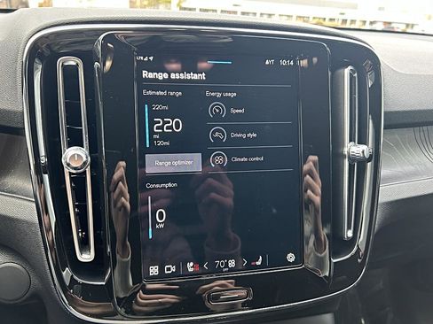 Used 2023 Volvo C40 P8 Recharge Ultimate image 22