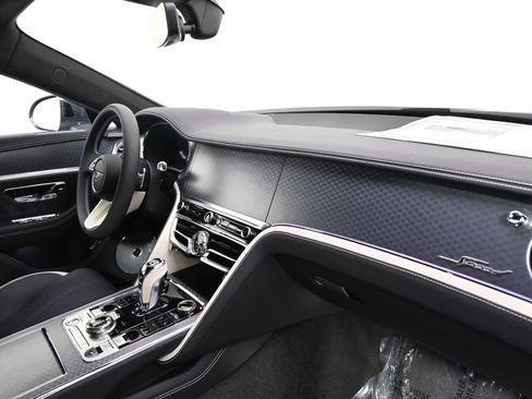 New 2025 Bentley Flying Spur Plug-In Hybrid AWD/4WD image 15