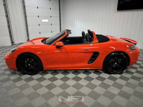 Used 2017 Porsche 718 Boxster image 3