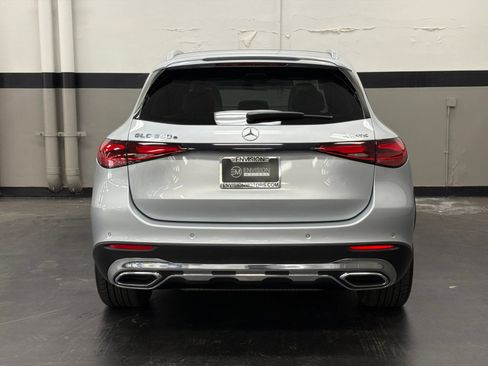 Used 2025 Mercedes-Benz GLC 350e 4MATIC image 11