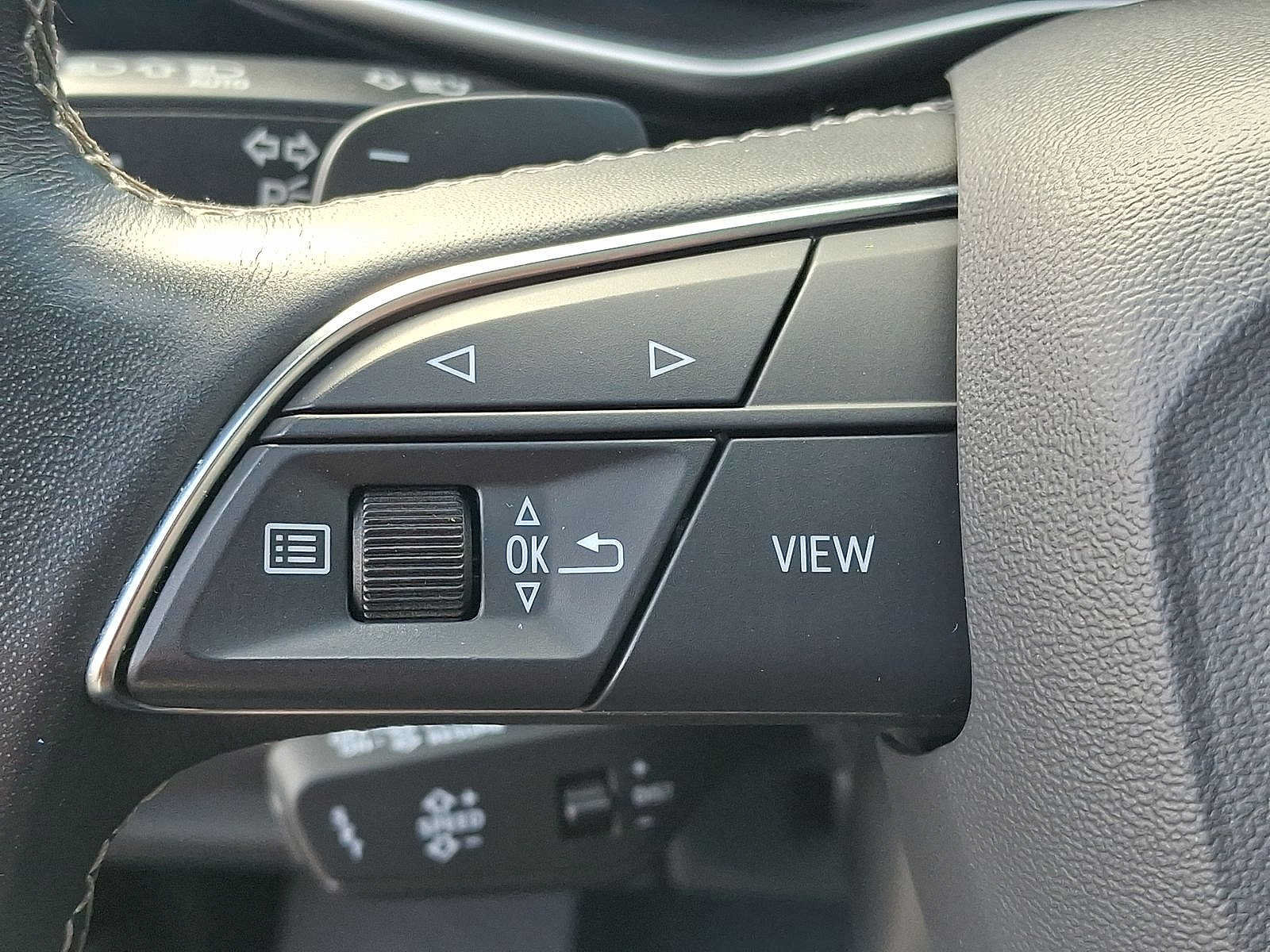 Used 2023 Audi Q8 Premium Plus AWD/4WD image 23