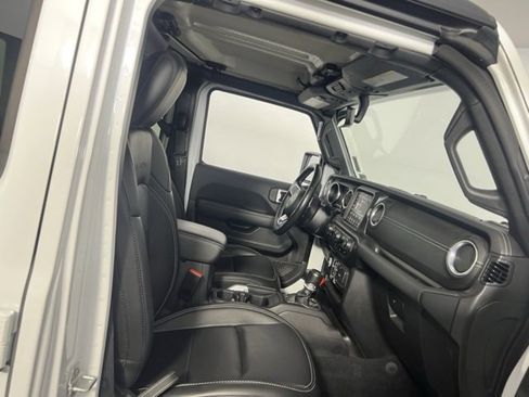 Used 2022 Jeep Wrangler Unlimited Sahara image 31