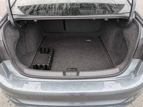 Certified 2025 Volkswagen Jetta SE FWD image 13