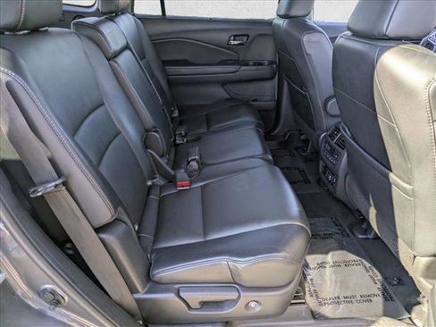 Used 2019 Honda Pilot Touring image 19