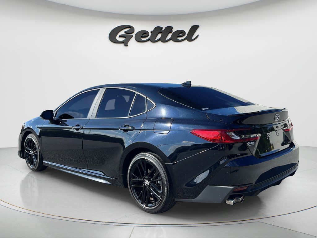 Used 2025 Toyota Camry SE FWD image 7