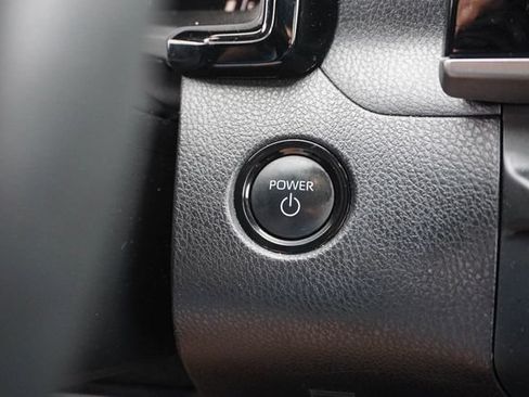 Used 2025 Toyota Camry SE FWD image 25