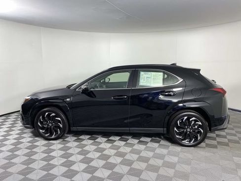 Used 2025 Lexus UX 300h AWD w/ Accessory Package (Z2) image 5