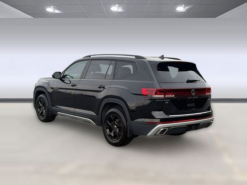 Used 2024 Volkswagen Atlas Peak Edition SE AWD/4WD image 3