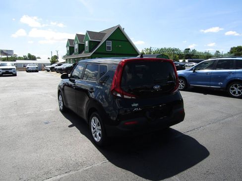 Used 2020 Kia Soul LX FWD image 5