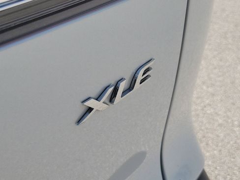 Used 2025 Toyota Corolla Cross XLE FWD image 7
