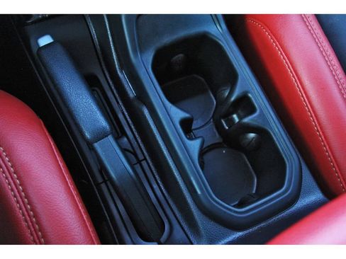 Used 2025 Jeep Wrangler Unlimited Sport AWD/4WD image 32