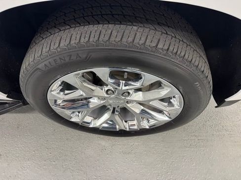 Used 2022 GMC Yukon XL SLE image 4