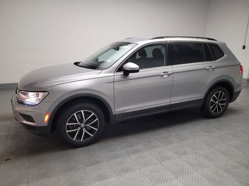 Used 2021 Volkswagen Tiguan SE FWD image 2