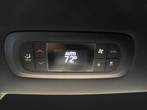 New 2026 Chrysler Pacifica Select image 32