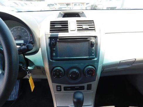 Used 2013 Toyota Corolla LE image 15