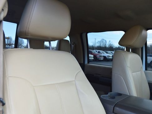 Used 2011 Ford F250 Lariat w/ Lariat Interior Pkg AWD/4WD image 19