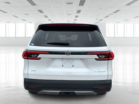 Used 2024 Toyota Grand Highlander Platinum image 5
