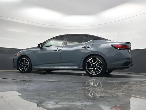Used 2025 Nissan Sentra SR w/ SR Premium Package FWD image 47