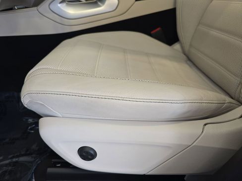 Certified 2022 Mercedes-Benz GLS 450 4MATIC image 33