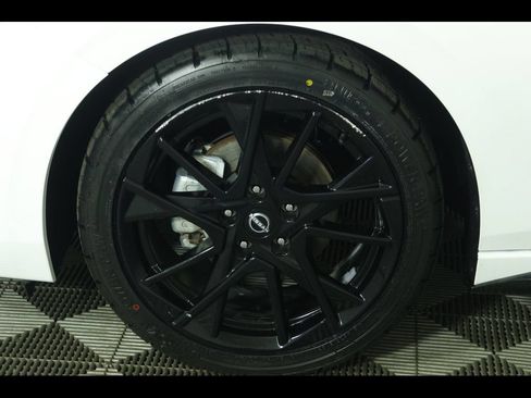 Used 2025 Nissan Sentra SR w/ Midnight Edition FWD image 19