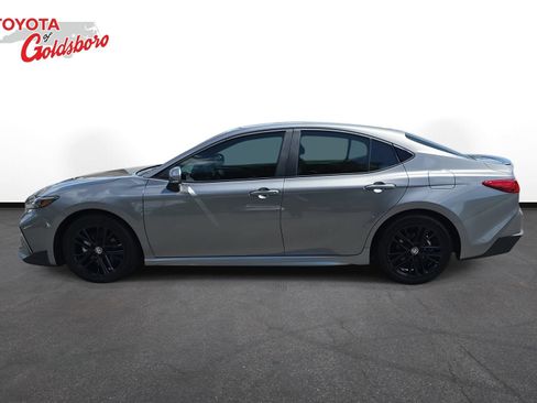 Used 2025 Toyota Camry SE FWD image 8