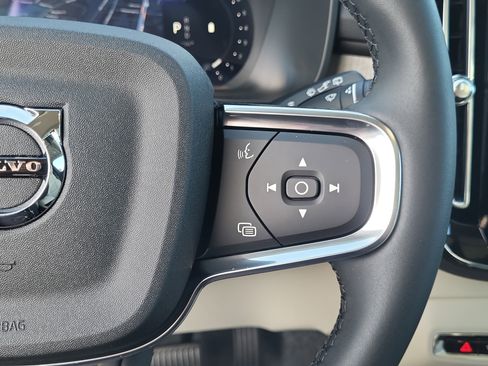 New 2026 Volvo XC40 B5 Ultra w/ Climate Package image 13