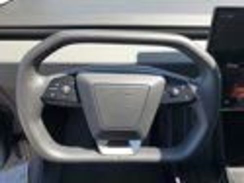 Used 2025 Tesla Cybertruck AWD Crew Cab image 30