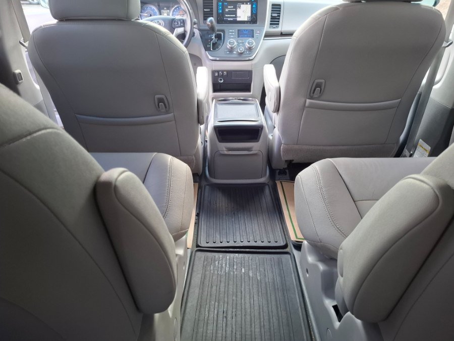 Used 2016 Toyota Sienna XLE w/ XLE Navigation Package AWD/4WD image 25