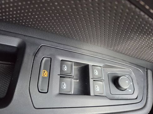 Used 2025 Volkswagen Atlas SE AWD/4WD image 19