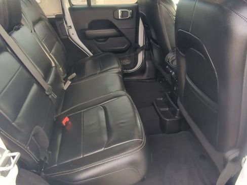 Used 2019 Jeep Wrangler Unlimited Sahara AWD/4WD image 25