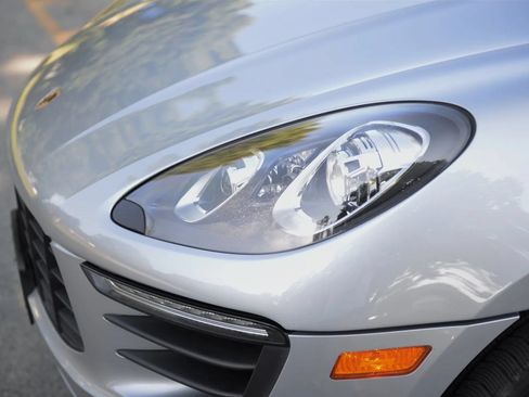 Used 2015 Porsche Macan S AWD/4WD image 40