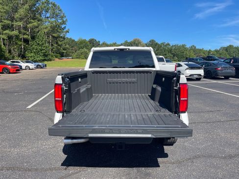 Used 2024 Toyota Tacoma TRD Sport AWD/4WD image 16