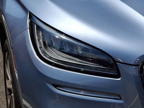 Used 2022 Lincoln Corsair AWD w/ Premium Package image 9