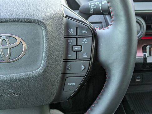 Used 2024 Toyota Prius Prime SE image 39