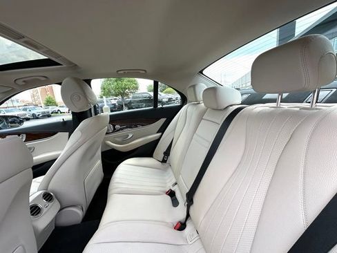 Certified 2019 Mercedes-Benz E 300 4MATIC image 31