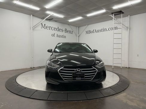 Used 2018 Hyundai Elantra SE w/ SE Connectivity Package 04 image 2
