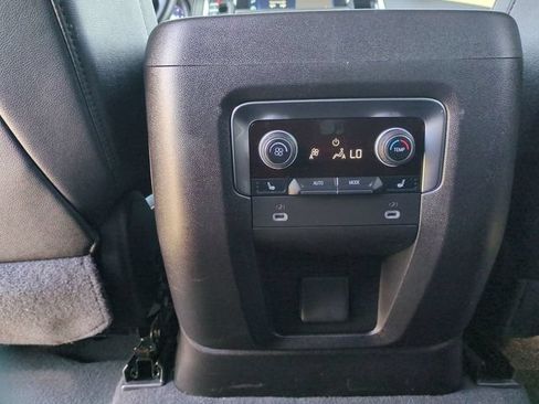 Used 2024 Chevrolet Tahoe Premier AWD/4WD image 30