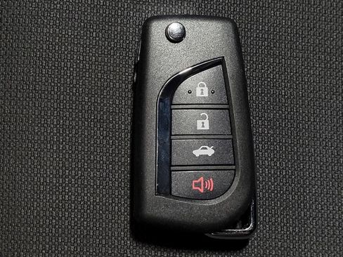 Used 2022 Toyota Corolla LE FWD image 32