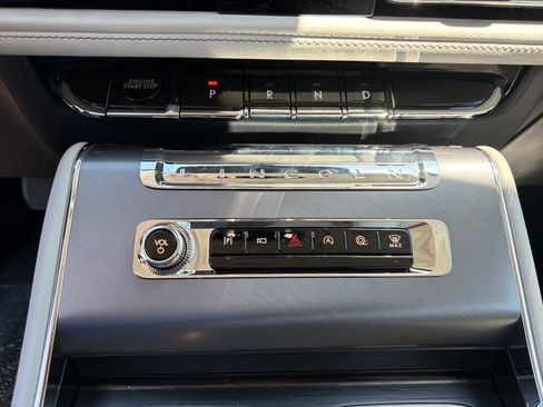New 2026 Lincoln Aviator AWD image 32