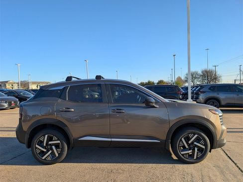 New 2026 Nissan Kicks SV image 3