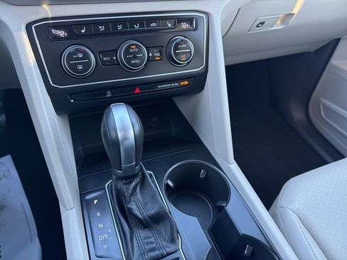 Used 2018 Volkswagen Atlas SE image 16
