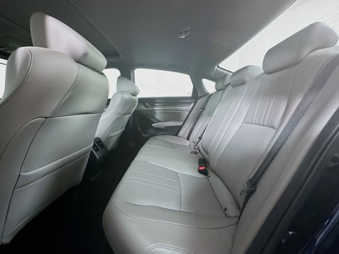 Used 2019 Honda Accord Touring image 28