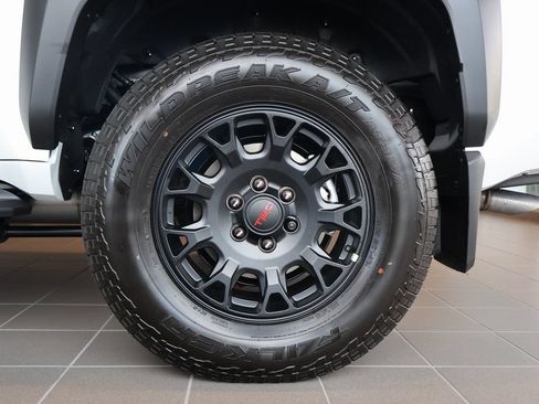 Used 2026 Toyota 4Runner TRD Off-Road Premium AWD/4WD image 14