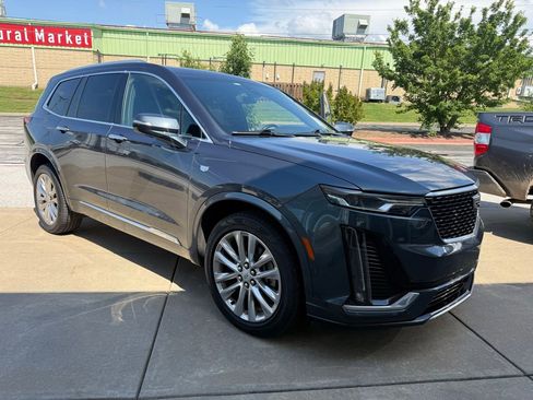 Used 2020 Cadillac XT6 Premium Luxury AWD/4WD image 13
