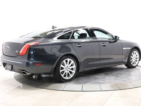Used 2013 Jaguar XJ AWD image 4