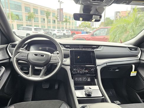 New 2025 Jeep Grand Cherokee L Altitude image 27