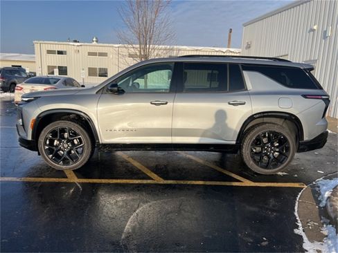 Used 2024 Chevrolet Traverse RS w/ LPO, Floor Liner Package image 5